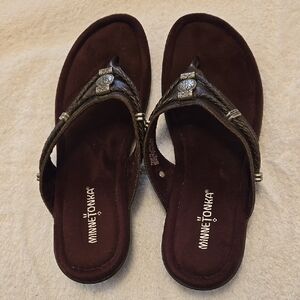 Minnetonka Brown Thong Sandals with Textured Straps